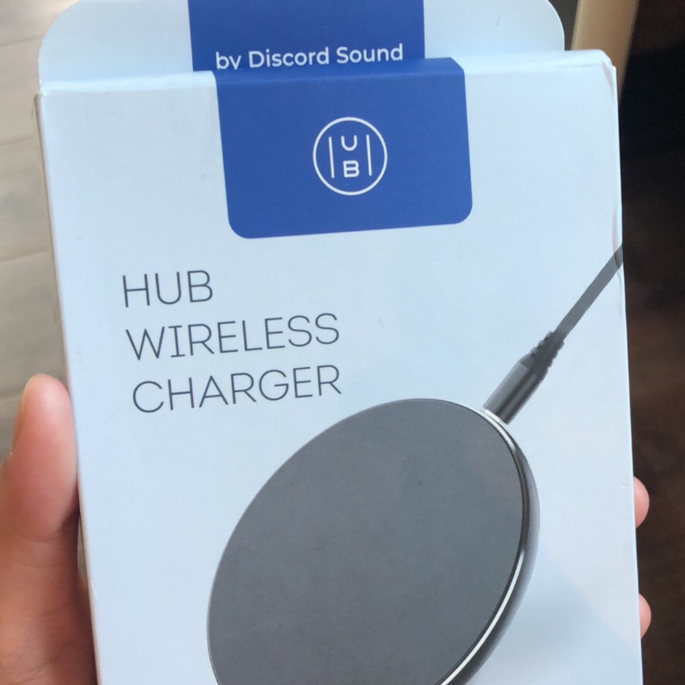 NEW HUB Wireless Charger